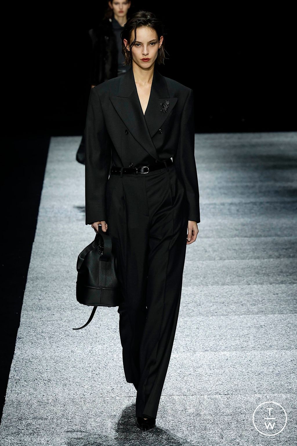 Fashion Week Milan Fall/Winter 2024 look 94 from the Emporio Armani collection 男装