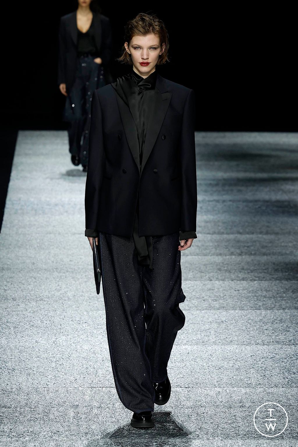 Fashion Week Milan Fall/Winter 2024 look 102 from the Emporio Armani collection 男装
