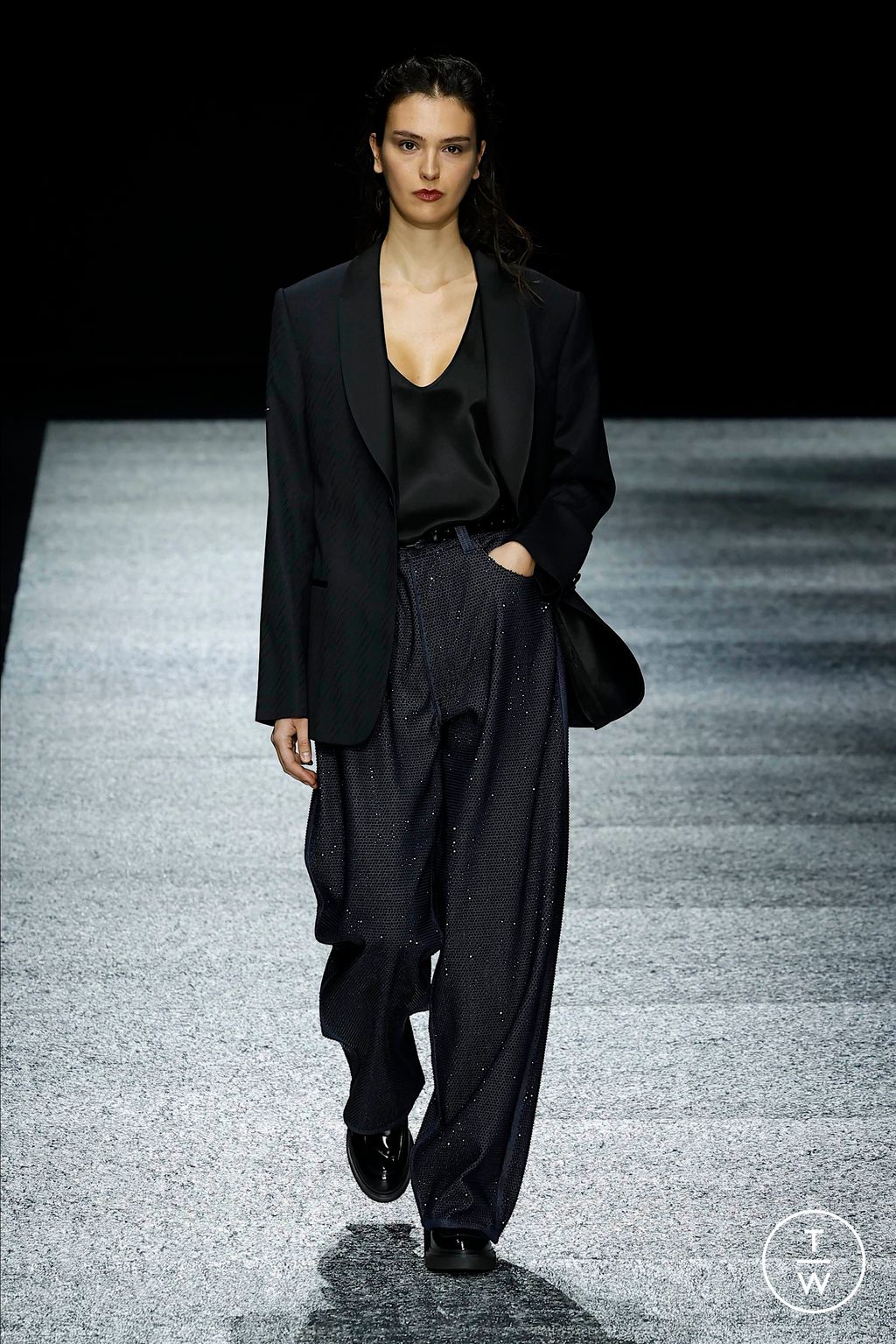 Fashion Week Milan Fall/Winter 2024 look 103 from the Emporio Armani collection 男装