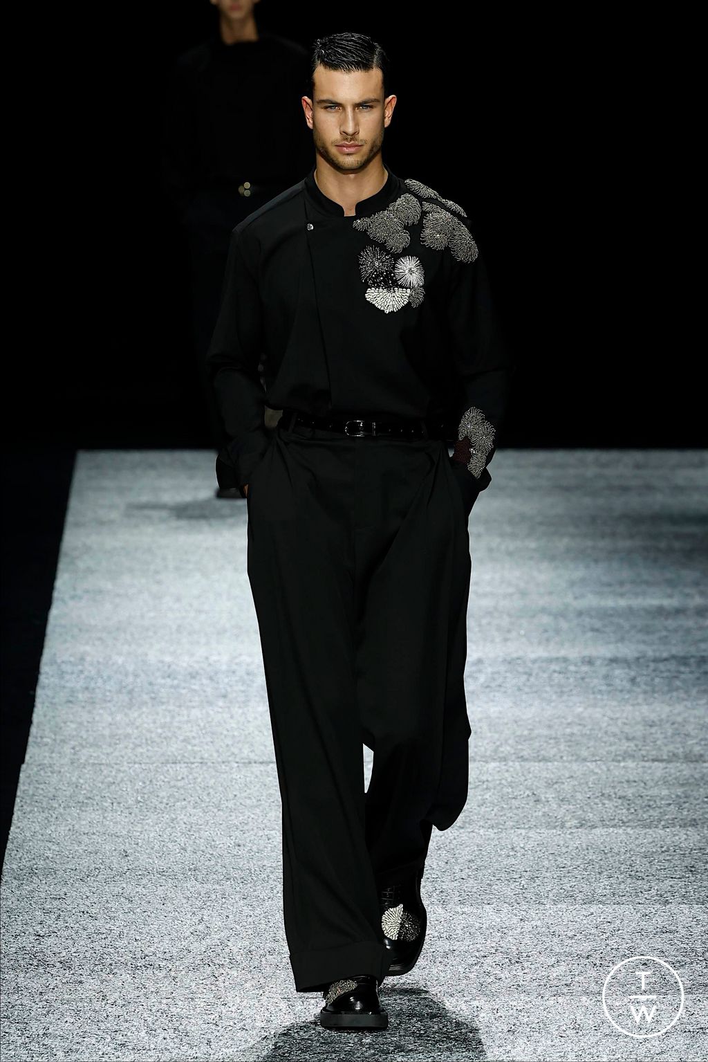 Fashion Week Milan Fall/Winter 2024 look 105 from the Emporio Armani collection 男装