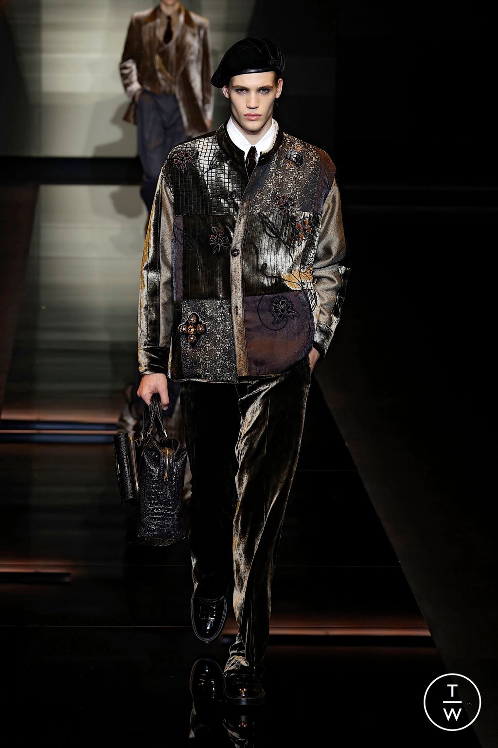 Fashion Week Milan Fall/Winter 2025 look 18 de la collection Emporio Armani menswear