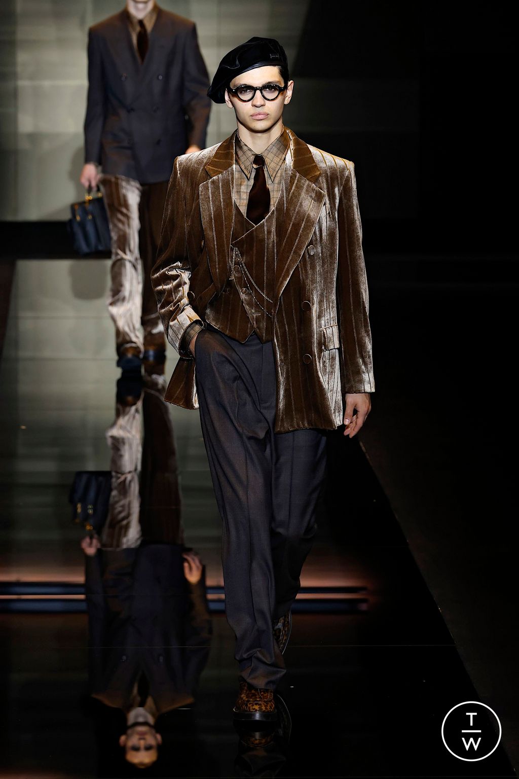 Fashion Week Milan Fall/Winter 2025 look 19 from the Emporio Armani collection menswear