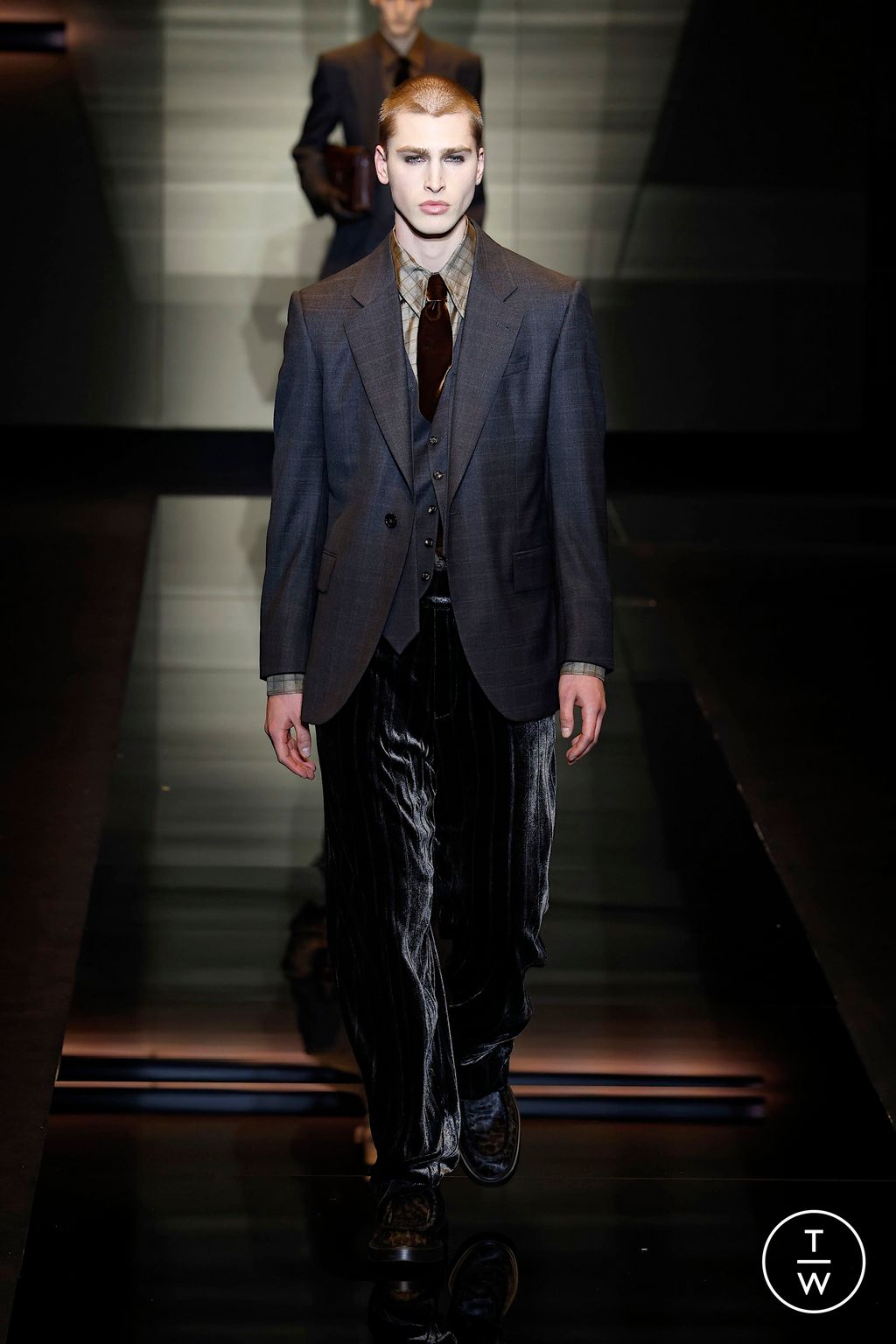 Fashion Week Milan Fall/Winter 2025 look 21 from the Emporio Armani collection menswear