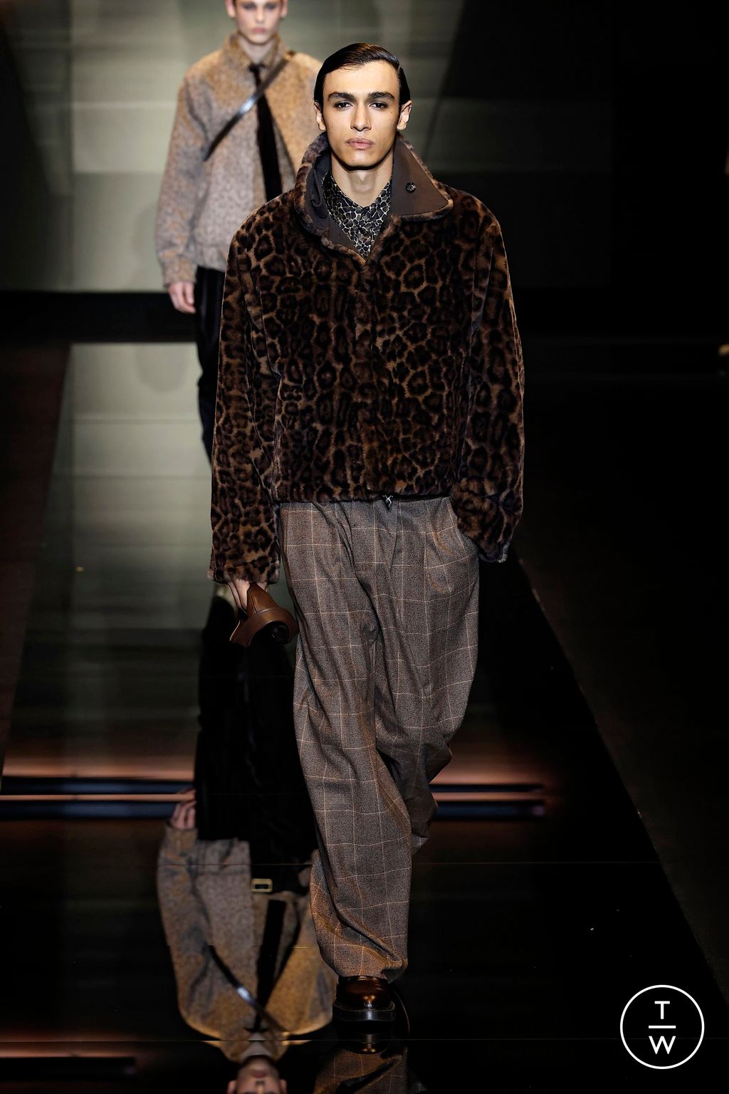 Fashion Week Milan Fall/Winter 2025 look 41 de la collection Emporio Armani menswear