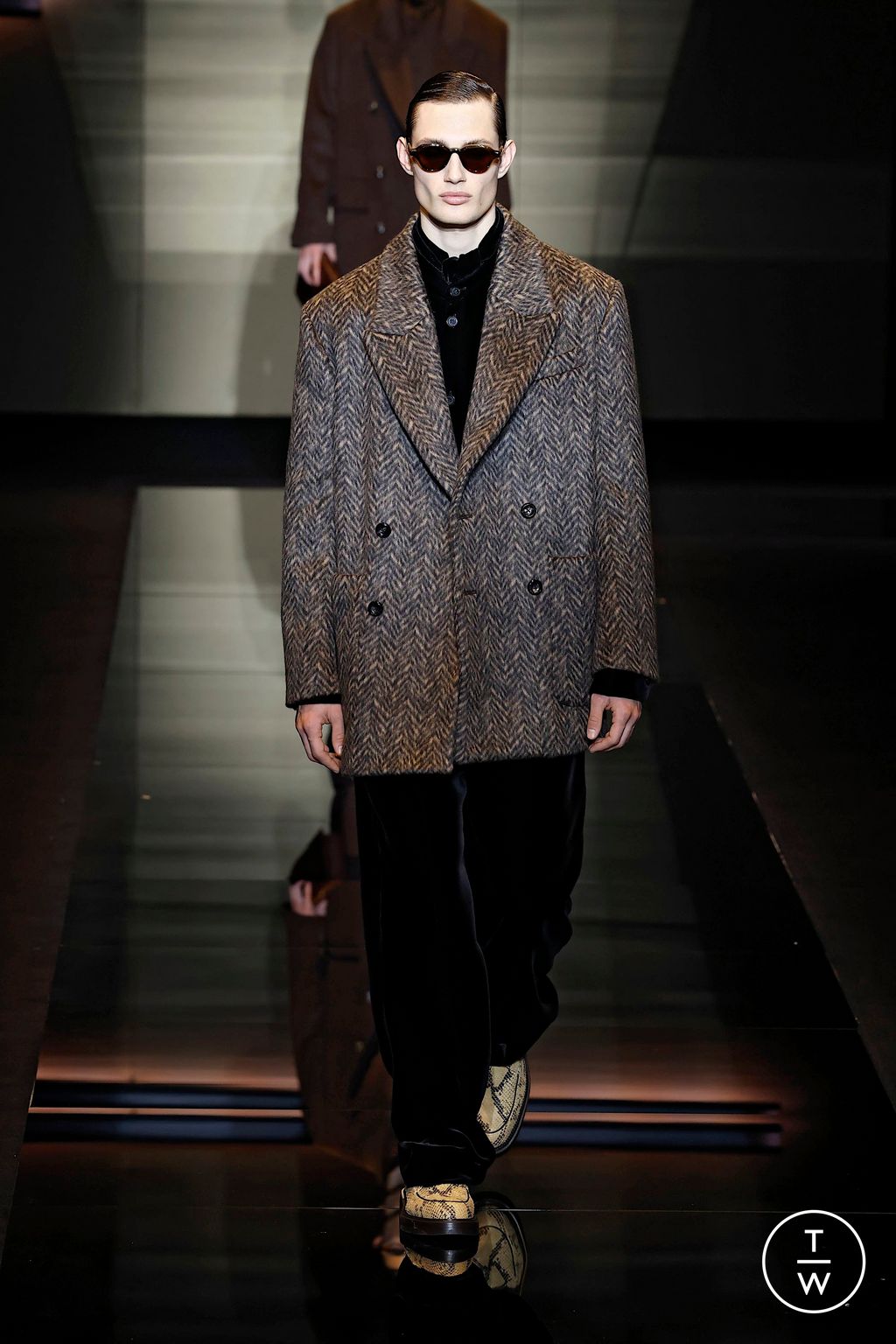 Fashion Week Milan Fall/Winter 2025 look 43 from the Emporio Armani collection 男装