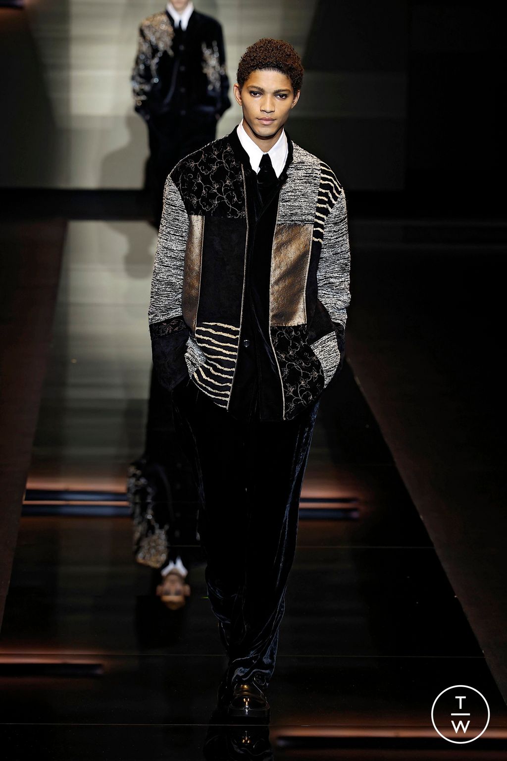 Fashion Week Milan Fall/Winter 2025 look 105 de la collection Emporio Armani menswear
