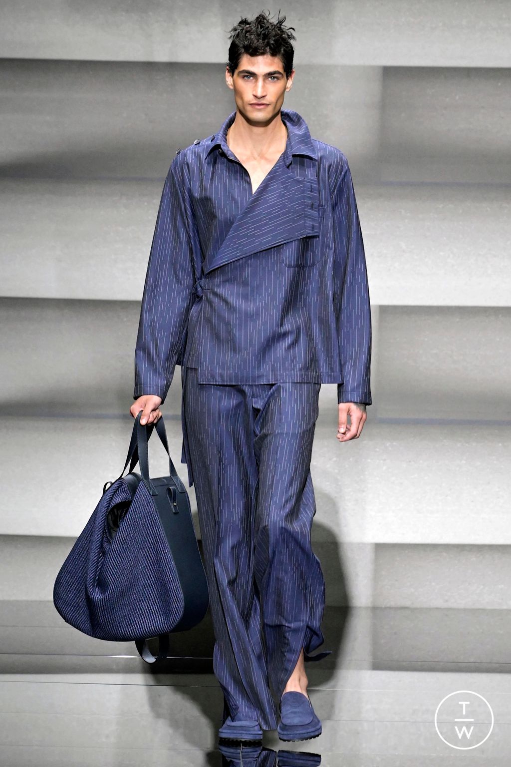 Fashion Week Milan Spring/Summer 2023 look 1 from the Emporio Armani collection menswear