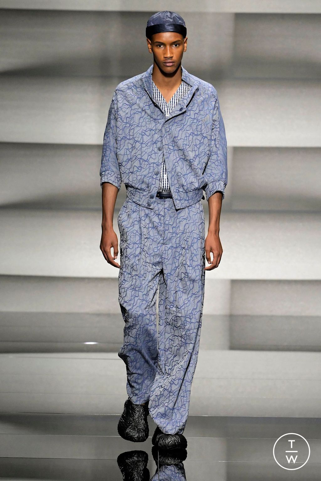 Fashion Week Milan Spring/Summer 2023 look 7 from the Emporio Armani collection menswear