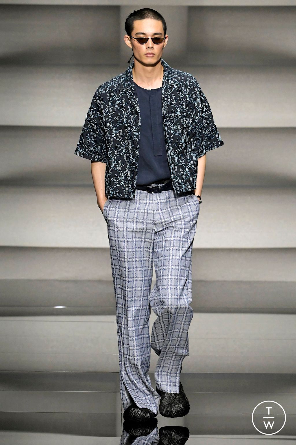 Fashion Week Milan Spring/Summer 2023 look 19 from the Emporio Armani collection 男装
