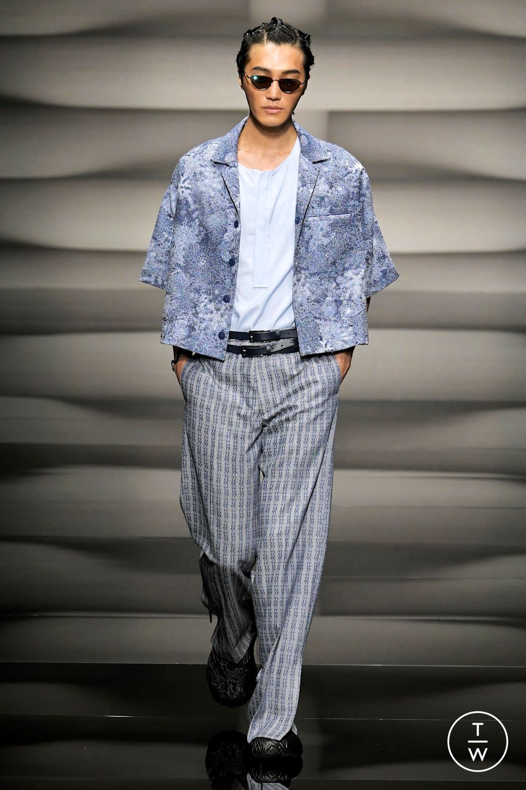 Fashion Week Milan Spring/Summer 2023 look 20 from the Emporio Armani collection menswear