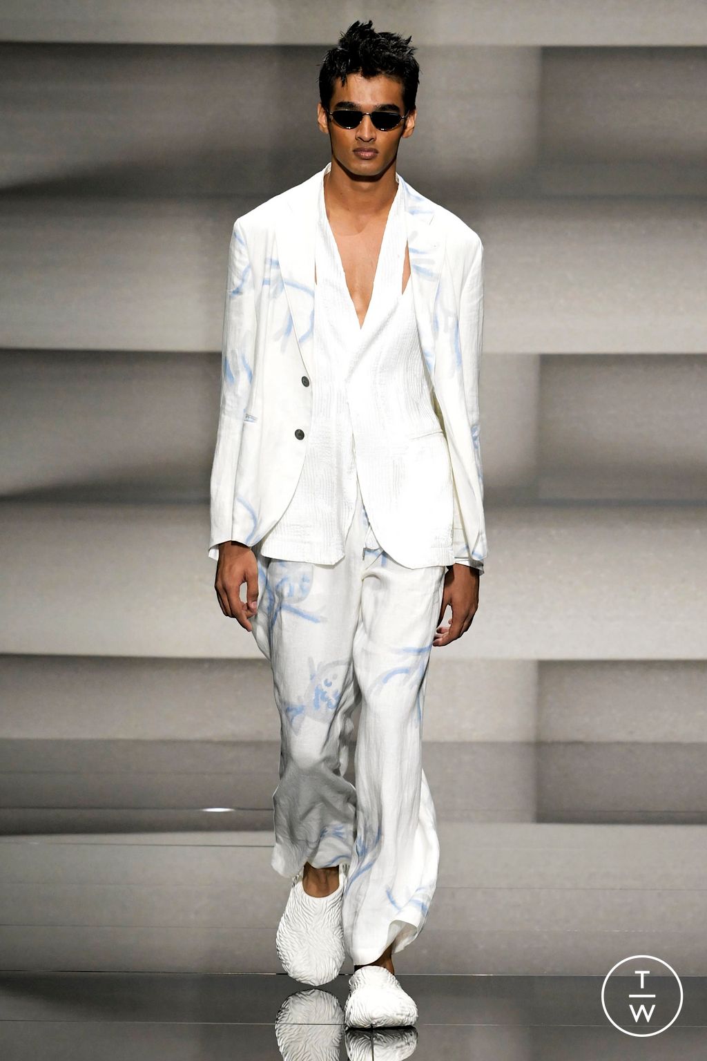 Fashion Week Milan Spring/Summer 2023 look 26 from the Emporio Armani collection menswear