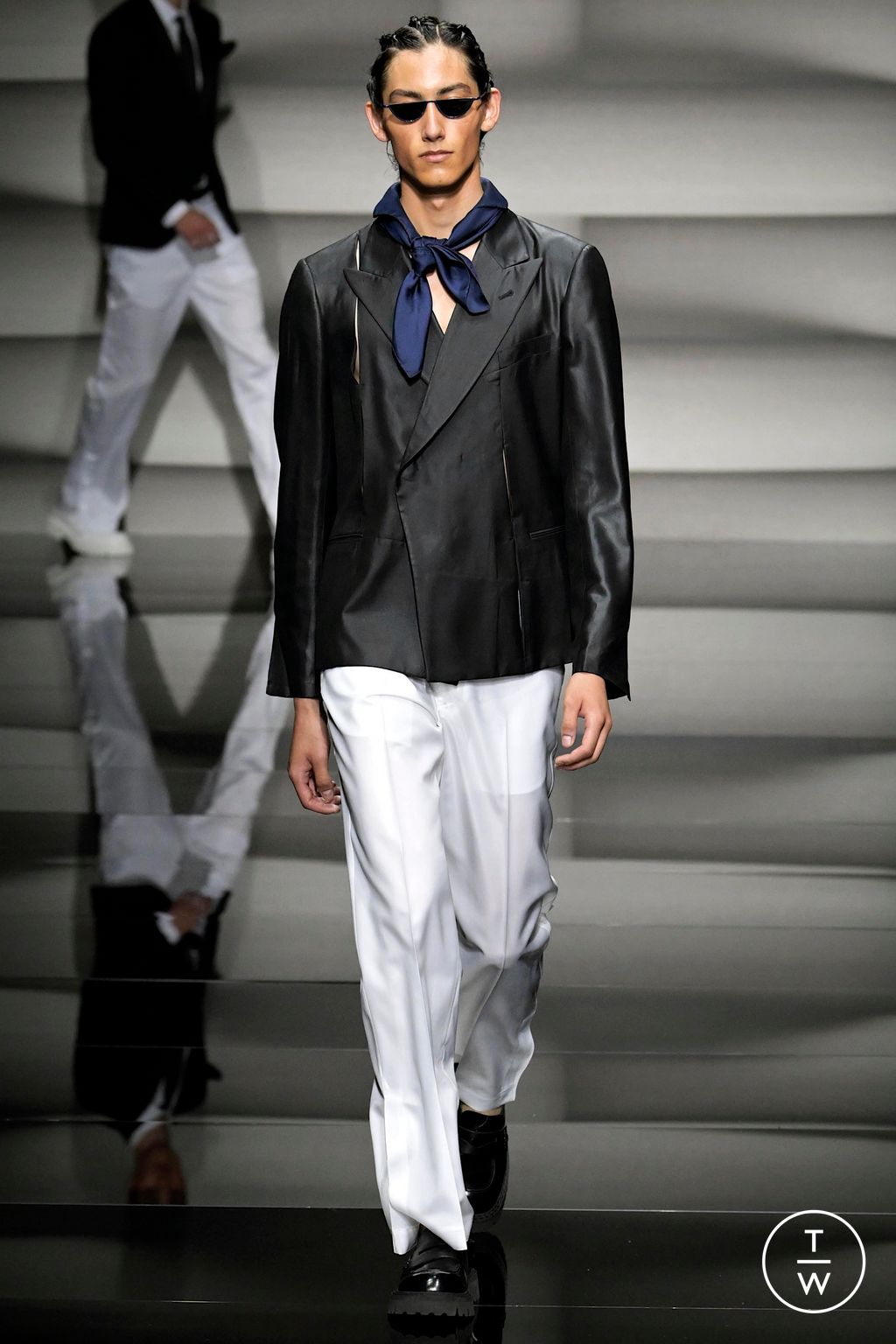 Fashion Week Milan Spring/Summer 2023 look 33 from the Emporio Armani collection menswear