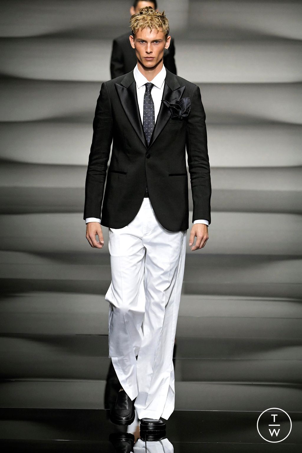 Fashion Week Milan Spring/Summer 2023 look 35 from the Emporio Armani collection 男装