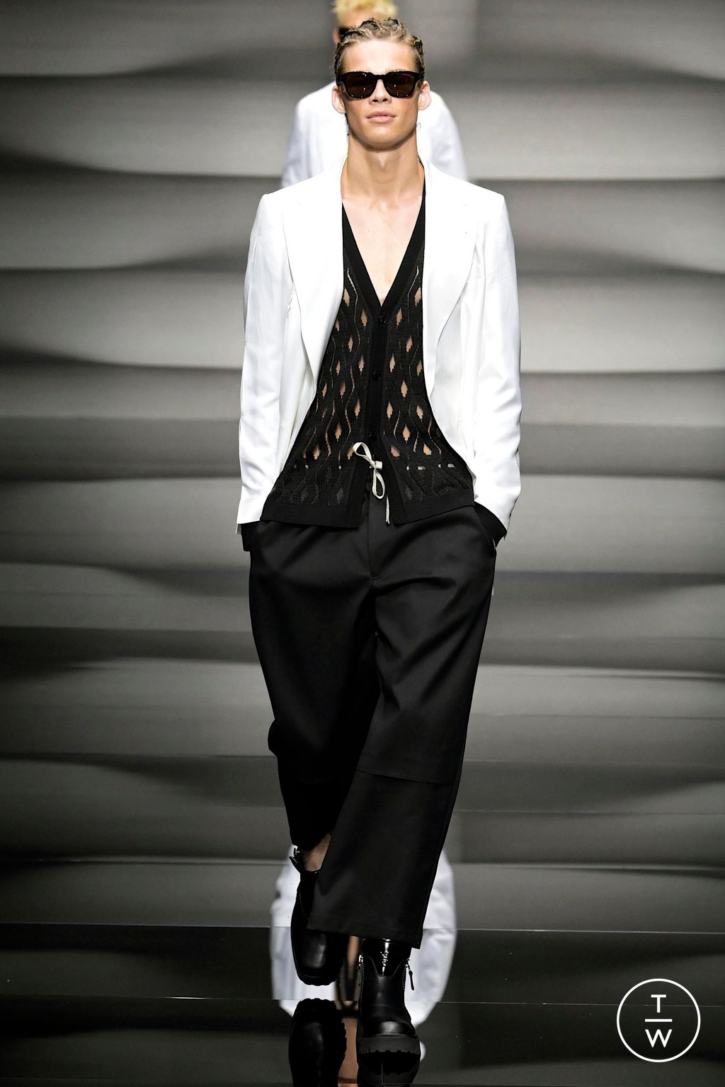 Fashion Week Milan Spring/Summer 2023 look 37 from the Emporio Armani collection menswear