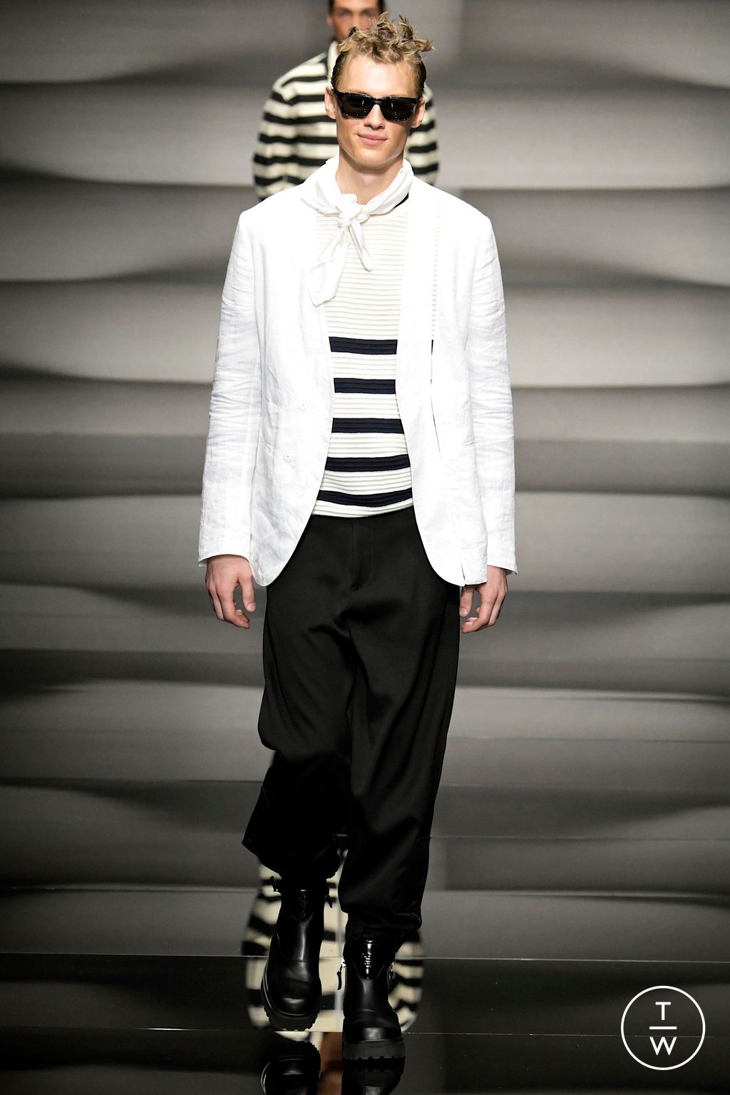 Fashion Week Milan Spring/Summer 2023 look 39 from the Emporio Armani collection menswear