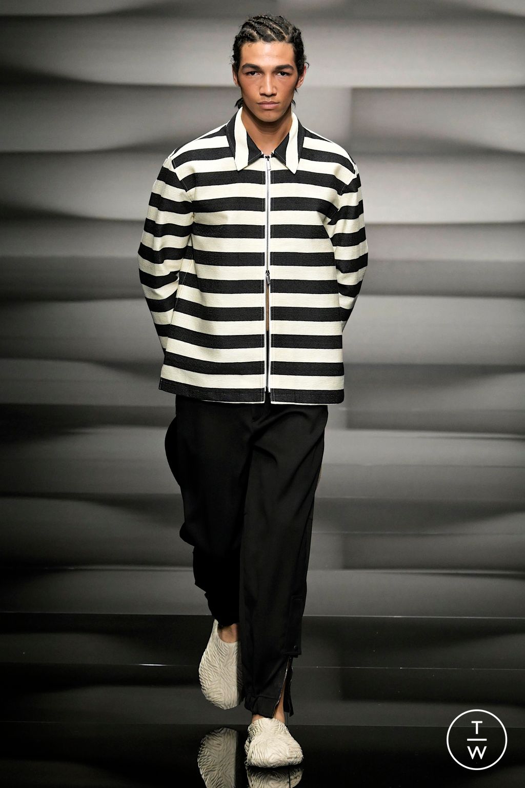 Fashion Week Milan Spring/Summer 2023 look 40 from the Emporio Armani collection 男装