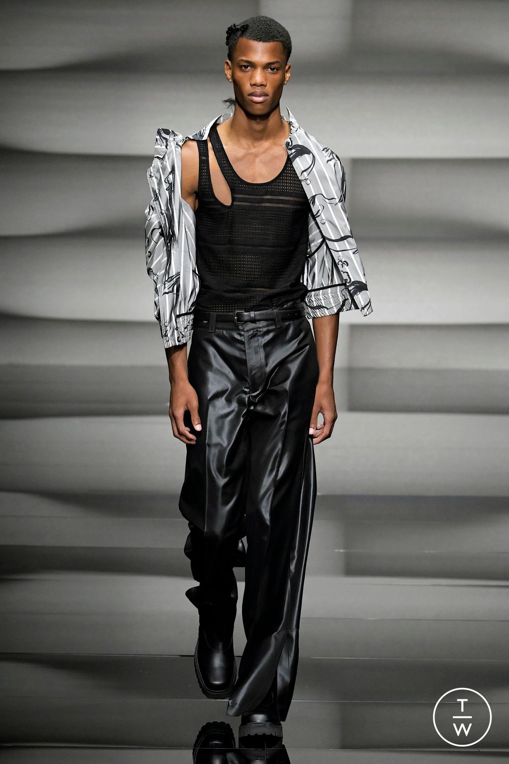 Fashion Week Milan Spring/Summer 2023 look 42 from the Emporio Armani collection 男装