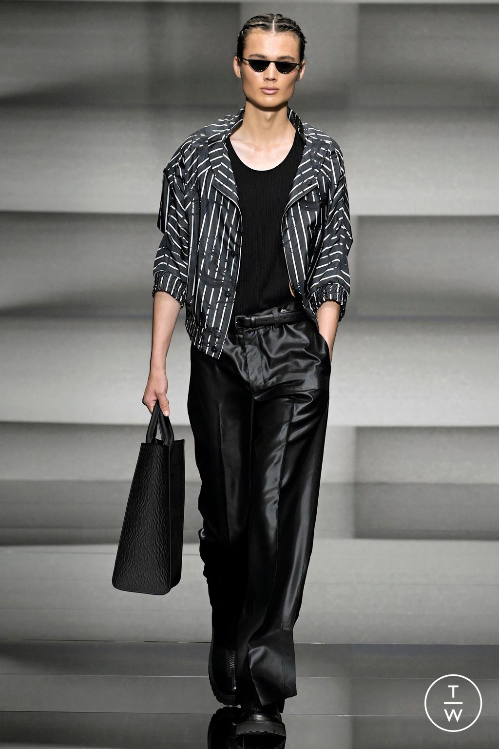 Fashion Week Milan Spring/Summer 2023 look 43 from the Emporio Armani collection 男装