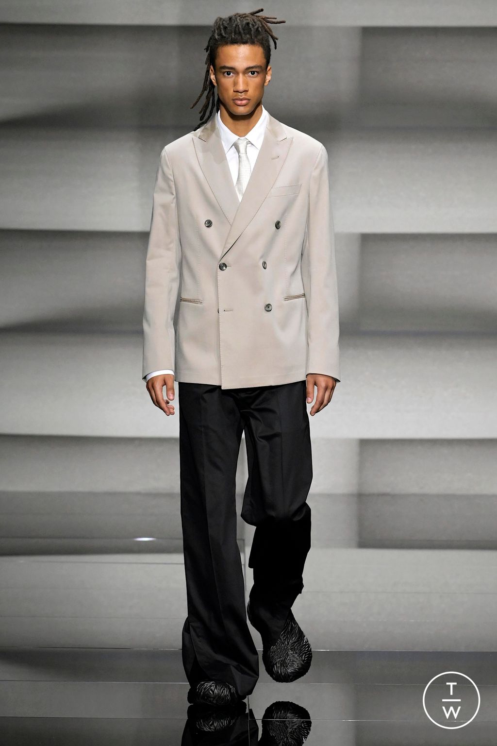 Fashion Week Milan Spring/Summer 2023 look 47 from the Emporio Armani collection menswear