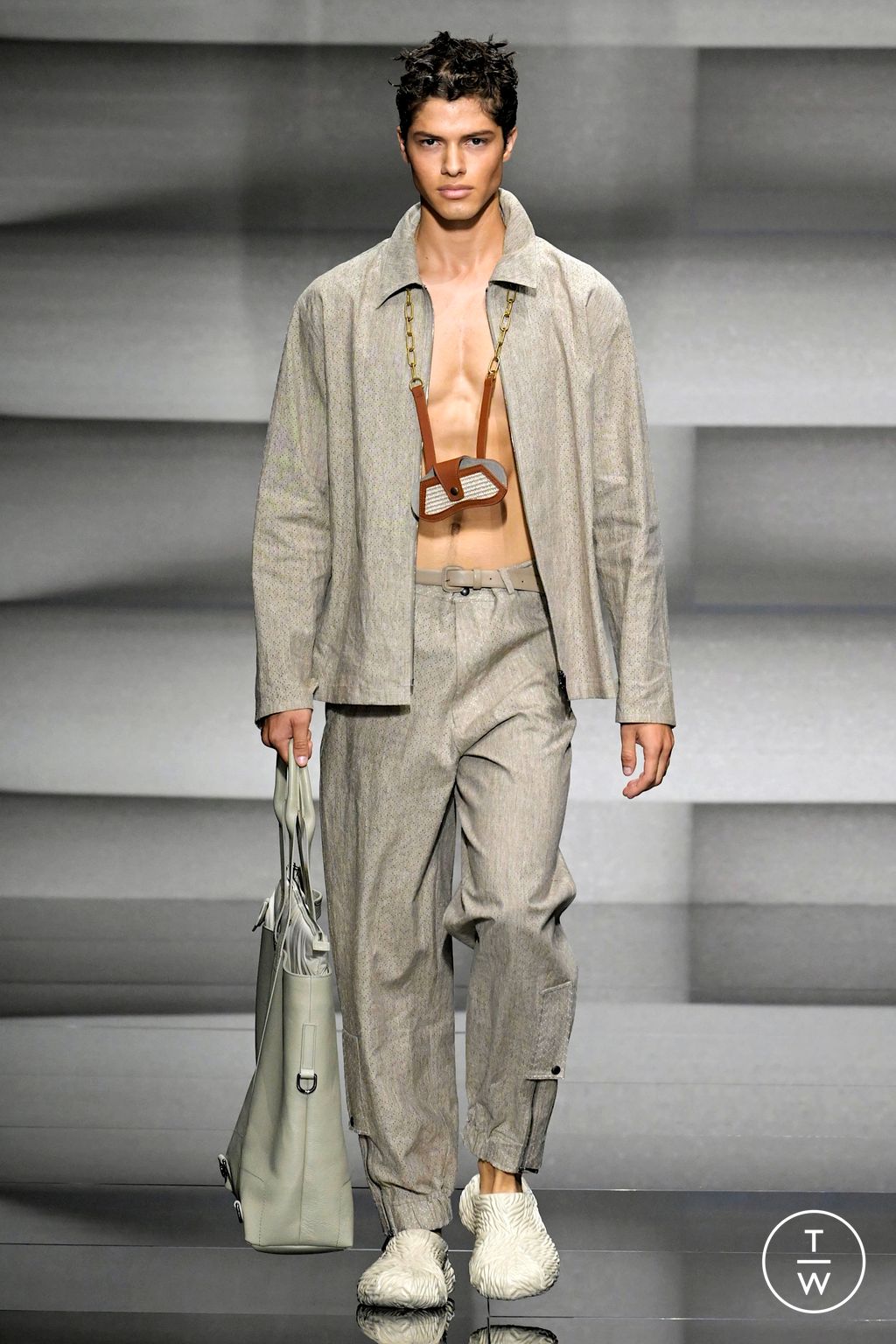 Fashion Week Milan Spring/Summer 2023 look 50 from the Emporio Armani collection menswear
