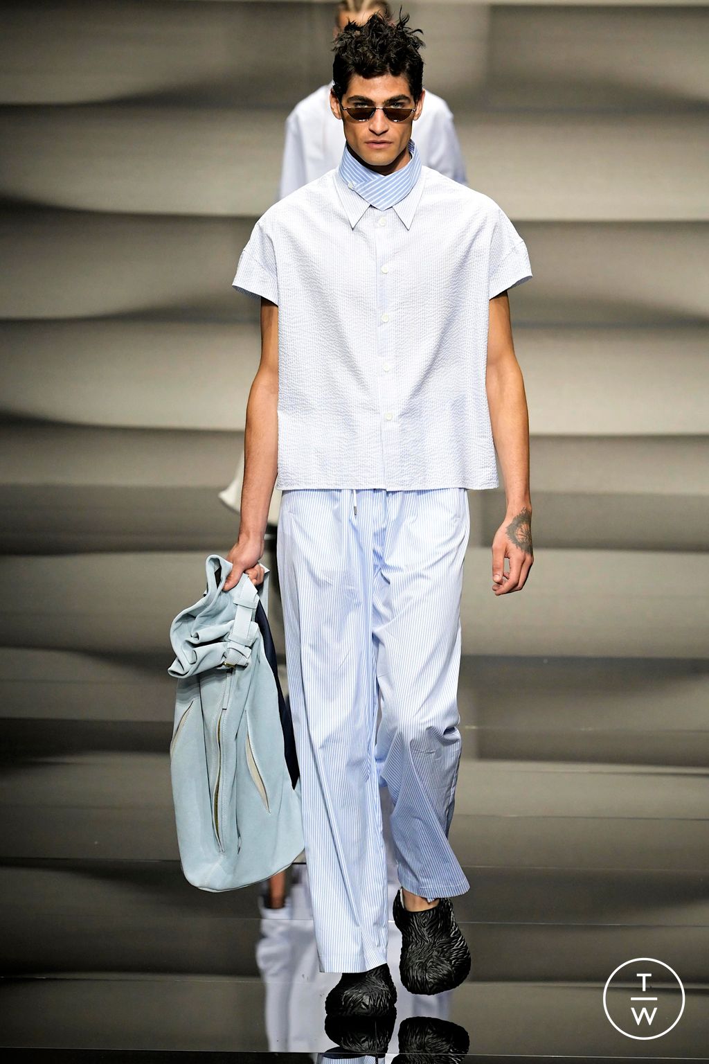 Fashion Week Milan Spring/Summer 2023 look 68 de la collection Emporio Armani menswear