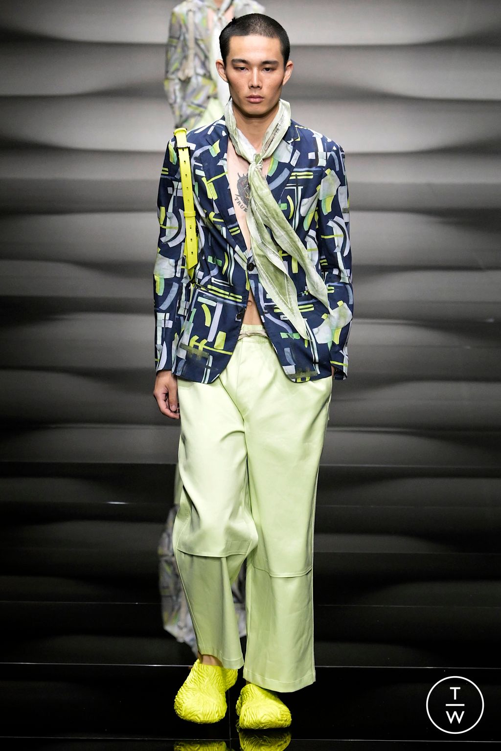 Fashion Week Milan Spring/Summer 2023 look 75 from the Emporio Armani collection 男装