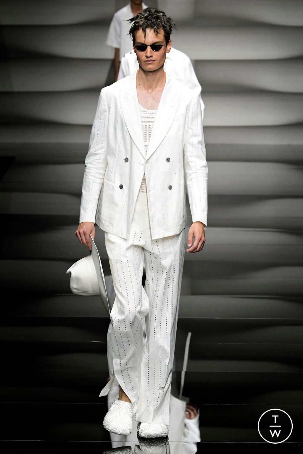 Fashion Week Milan Spring/Summer 2023 look 85 from the Emporio Armani collection menswear