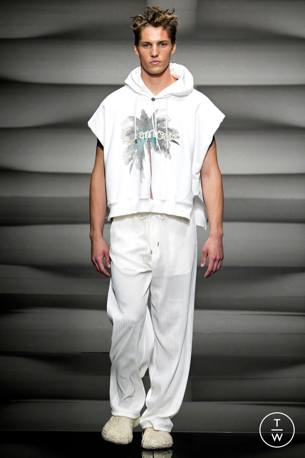 Fashion Week Milan Spring/Summer 2023 look 88 from the Emporio Armani collection menswear