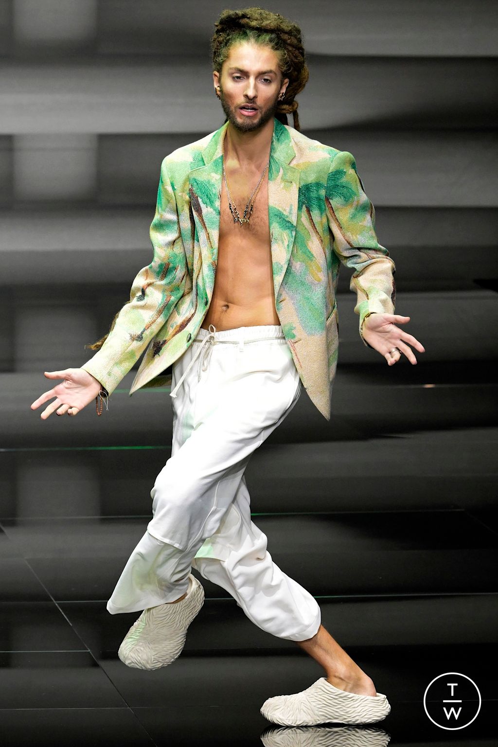 Fashion Week Milan Spring/Summer 2023 look 91 from the Emporio Armani collection menswear