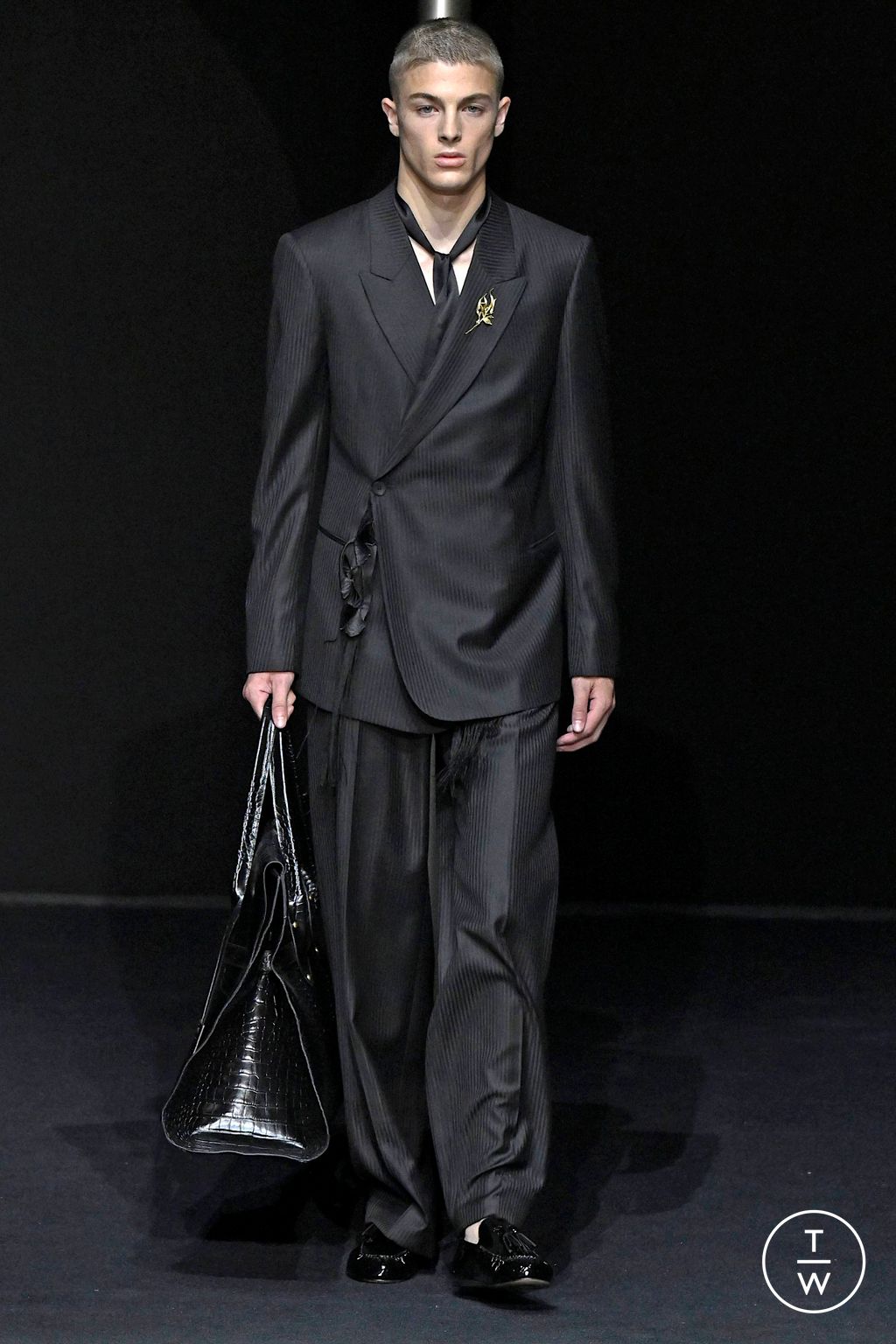 Fashion Week Milan Spring/Summer 2024 look 3 from the Emporio Armani collection menswear