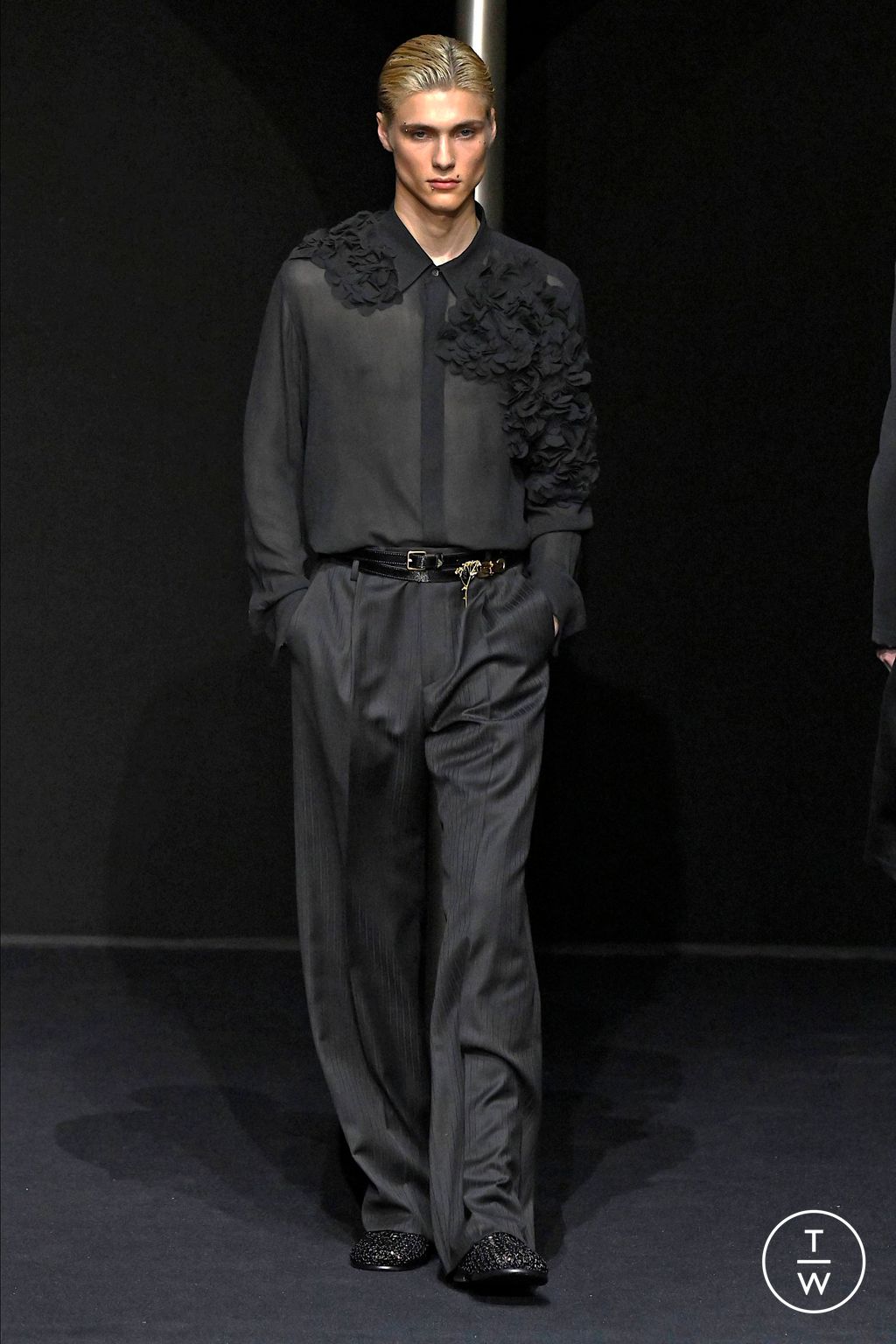 Fashion Week Milan Spring/Summer 2024 look 6 from the Emporio Armani collection menswear