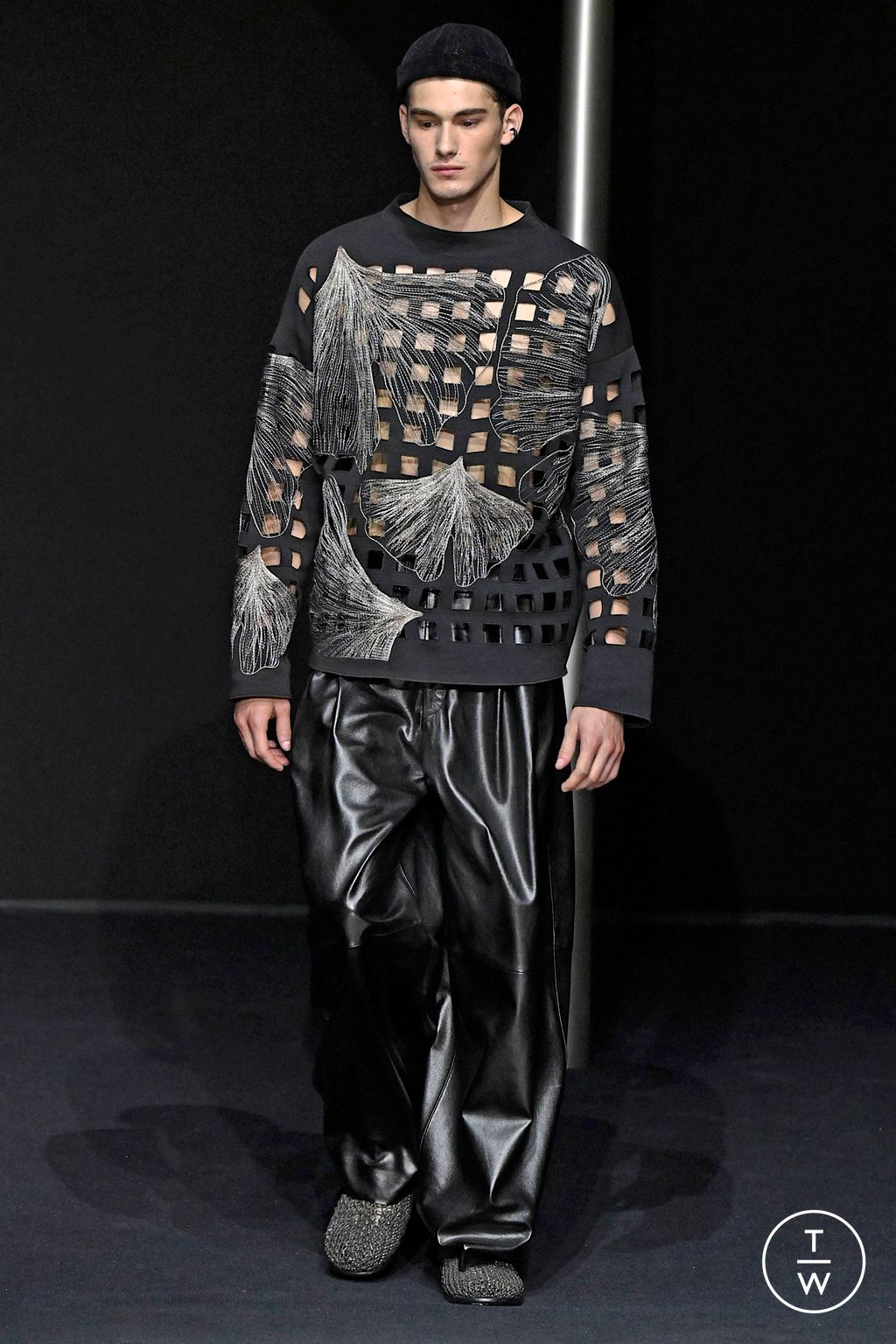 Fashion Week Milan Spring/Summer 2024 look 9 from the Emporio Armani collection menswear