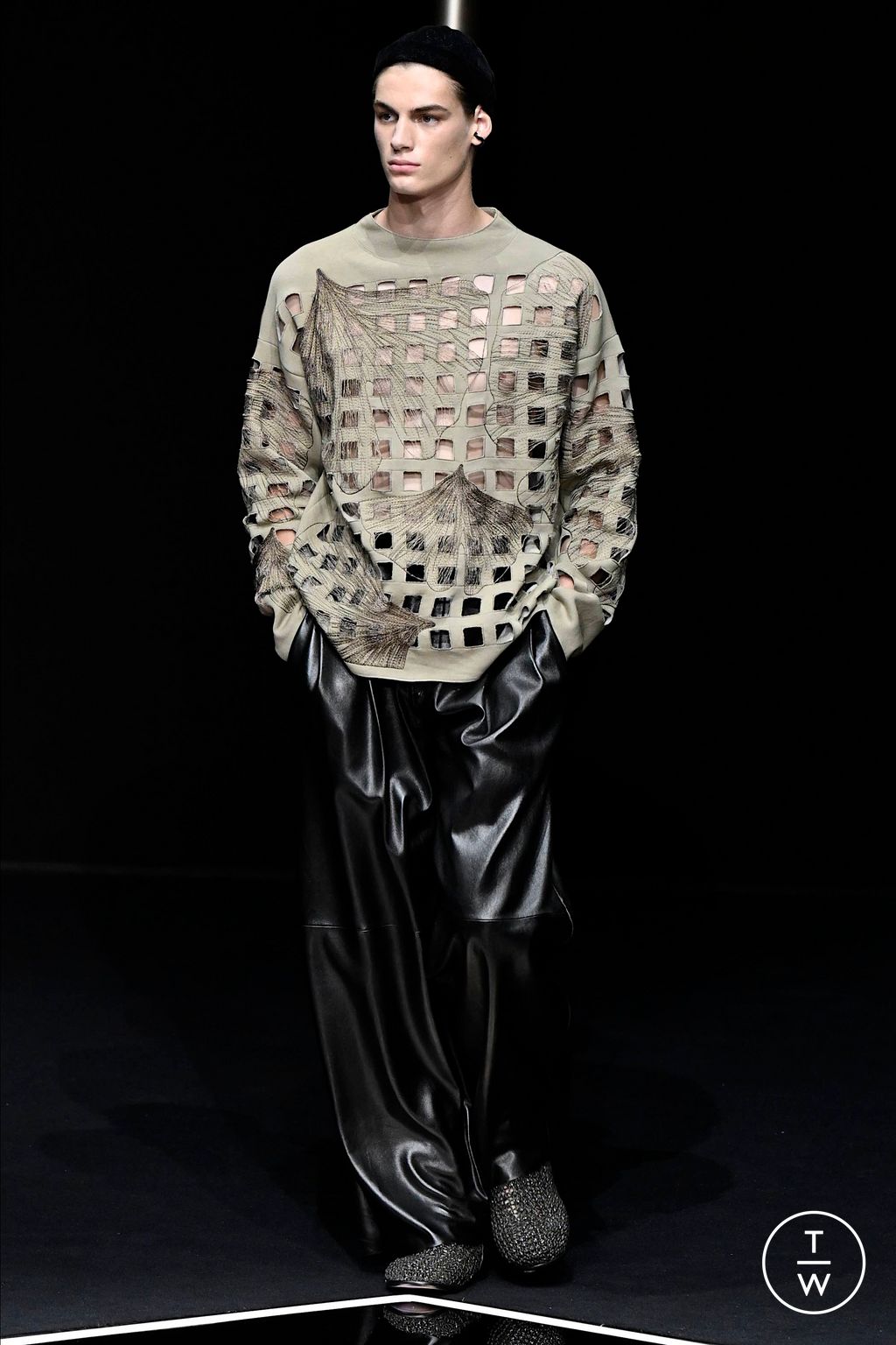Fashion Week Milan Spring/Summer 2024 look 10 from the Emporio Armani collection 男装