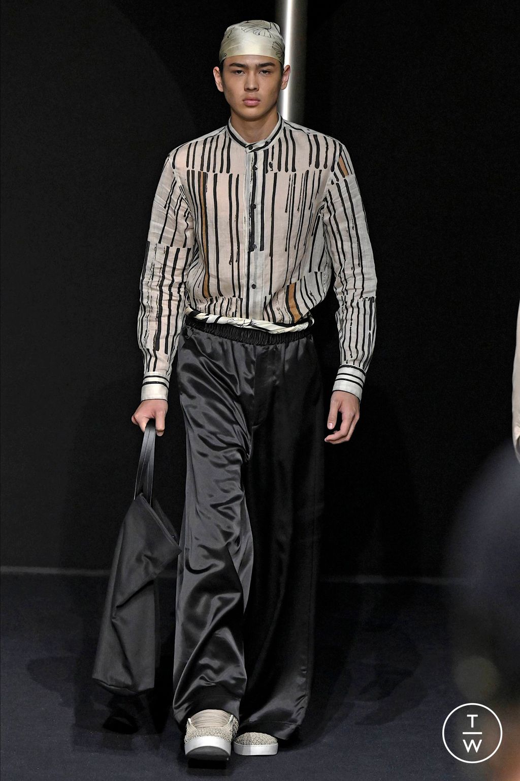 Fashion Week Milan Spring/Summer 2024 look 12 from the Emporio Armani collection menswear