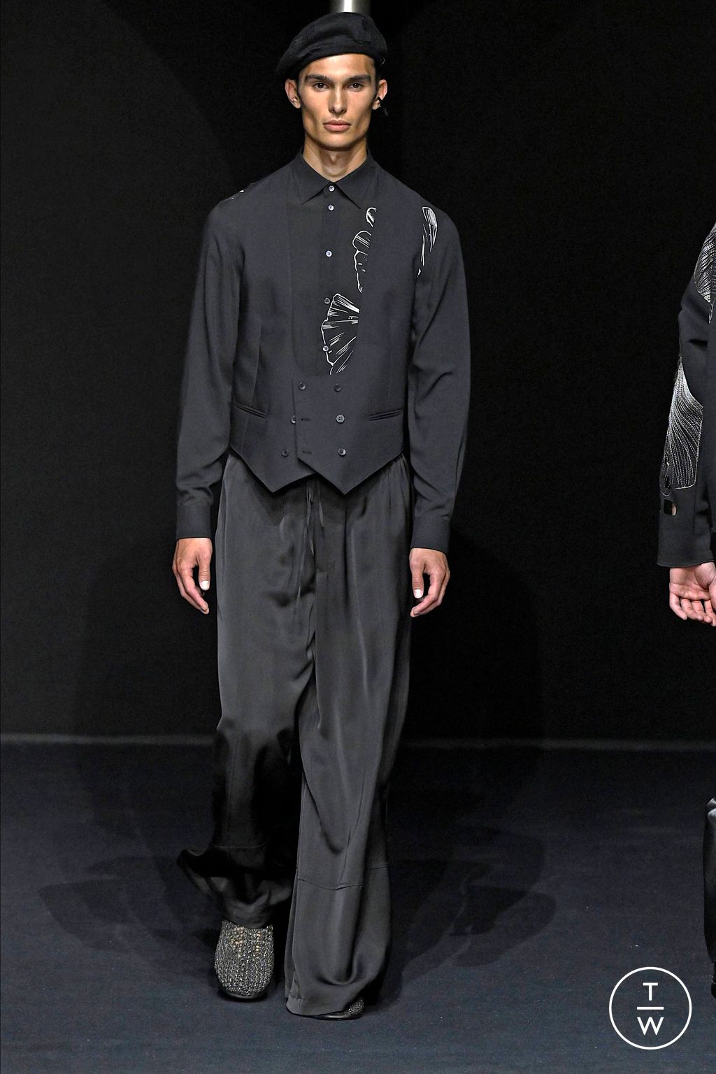 Fashion Week Milan Spring/Summer 2024 look 13 from the Emporio Armani collection 男装