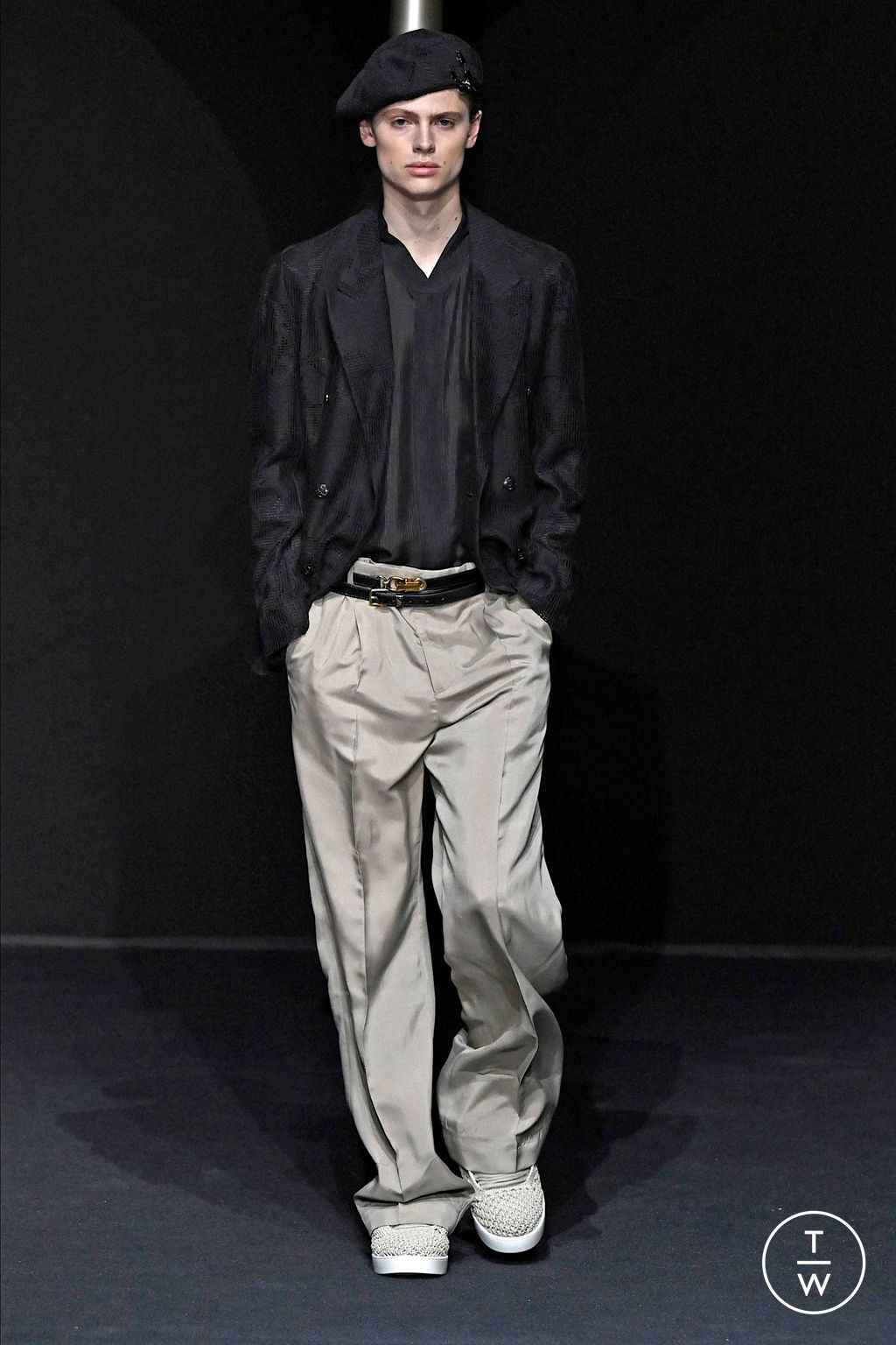 Fashion Week Milan Spring/Summer 2024 look 17 from the Emporio Armani collection 男装