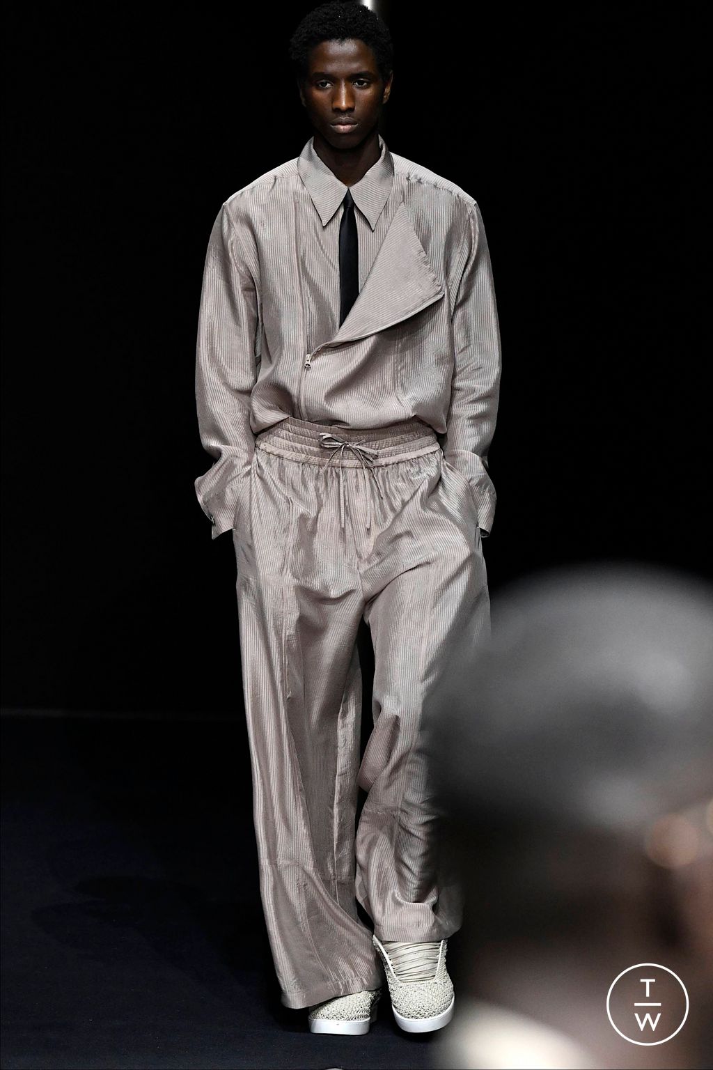 Fashion Week Milan Spring/Summer 2024 look 21 from the Emporio Armani collection menswear