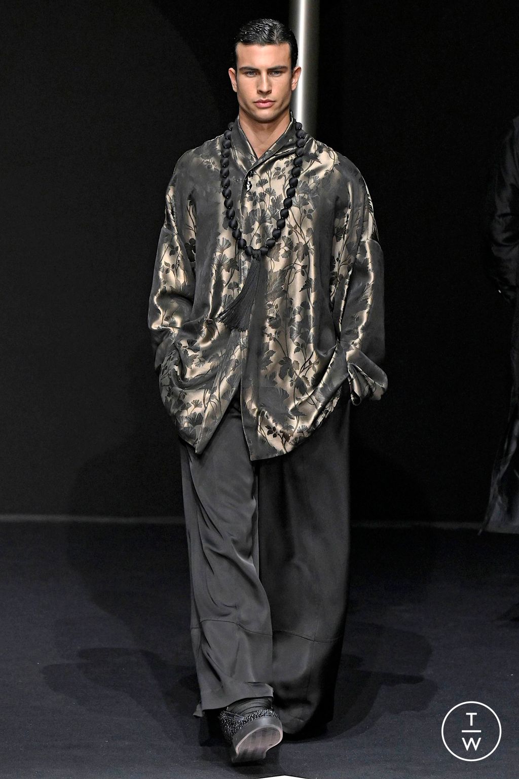 Fashion Week Milan Spring/Summer 2024 look 22 from the Emporio Armani collection menswear