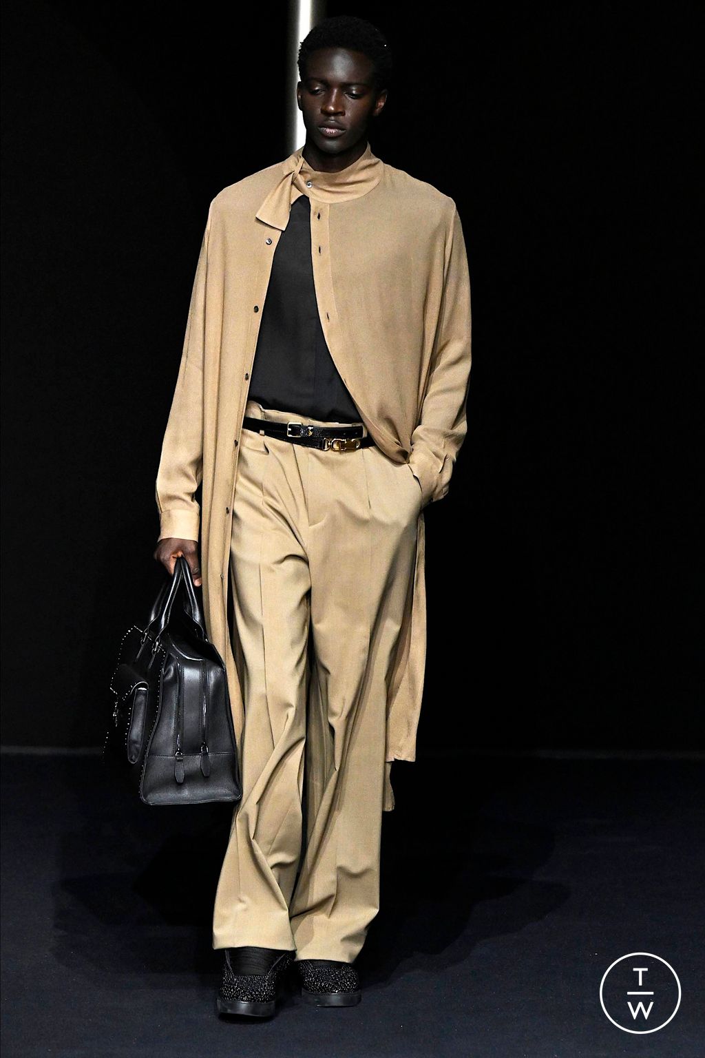 Fashion Week Milan Spring/Summer 2024 look 27 from the Emporio Armani collection 男装