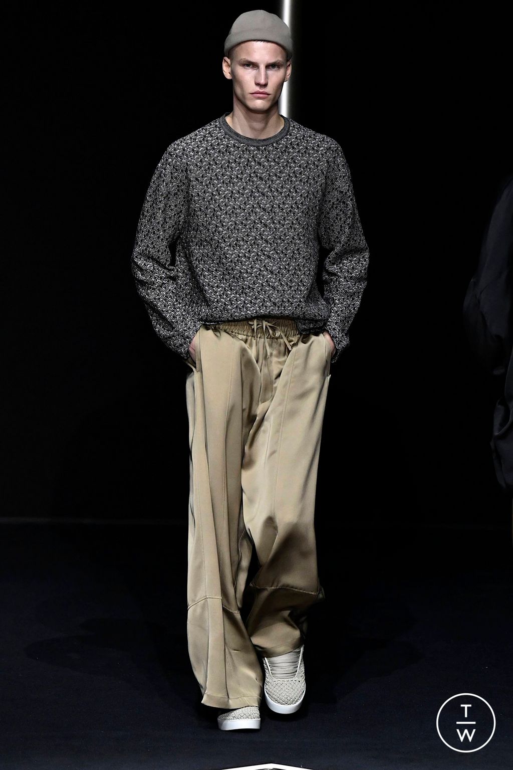Fashion Week Milan Spring/Summer 2024 look 31 from the Emporio Armani collection menswear