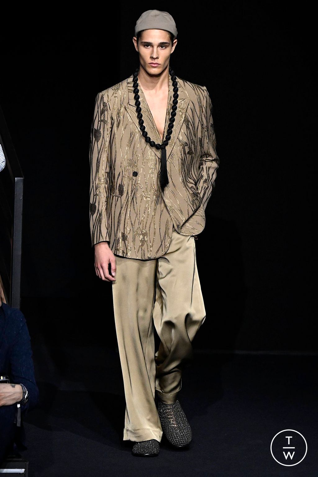Fashion Week Milan Spring/Summer 2024 look 37 from the Emporio Armani collection menswear