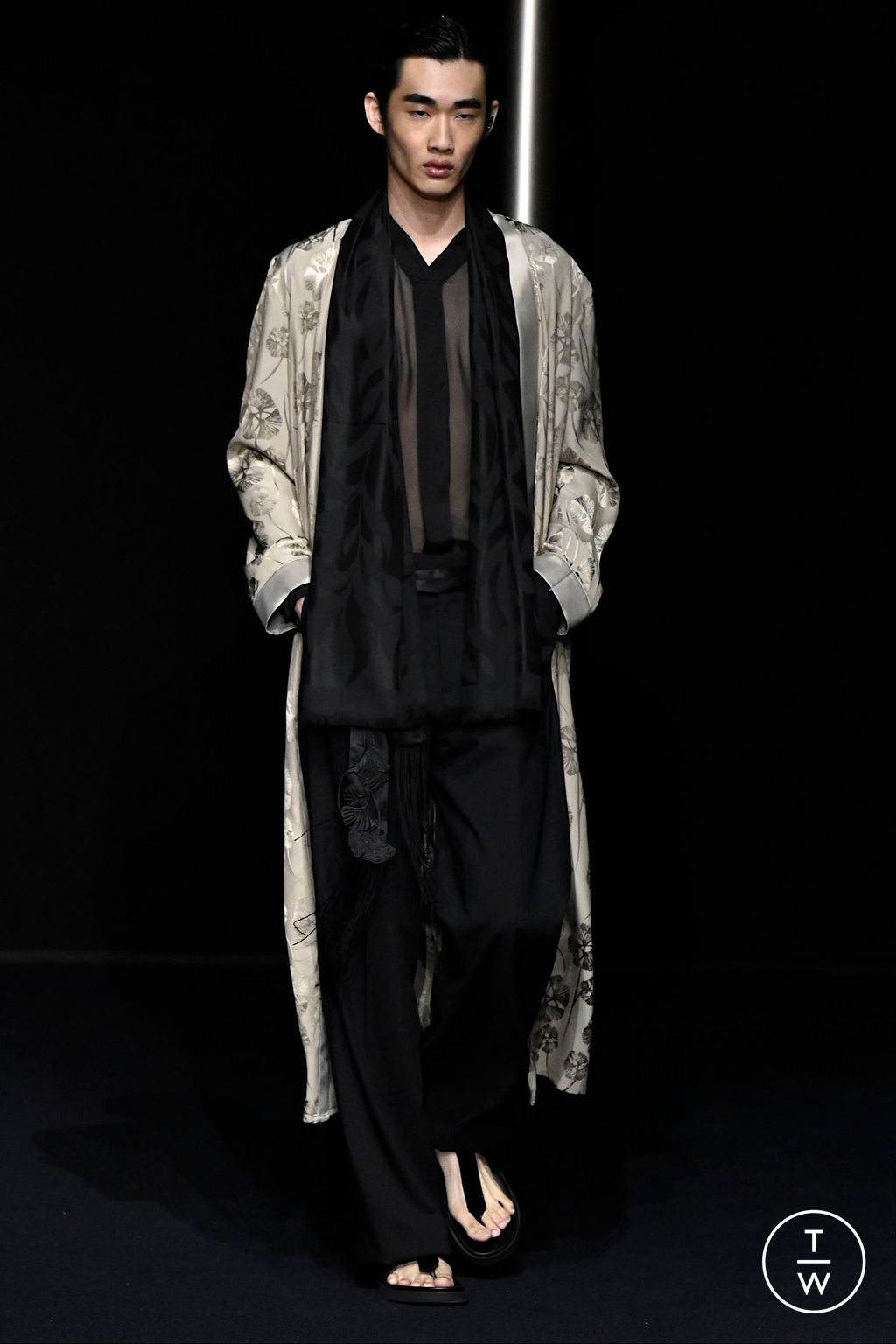 Fashion Week Milan Spring/Summer 2024 look 38 from the Emporio Armani collection menswear