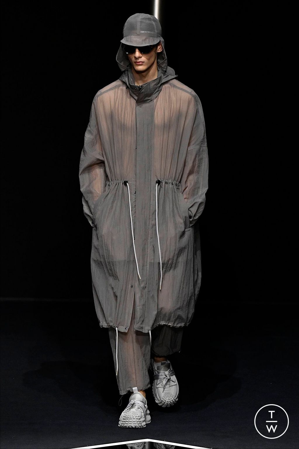 Fashion Week Milan Spring/Summer 2024 look 40 from the Emporio Armani collection menswear