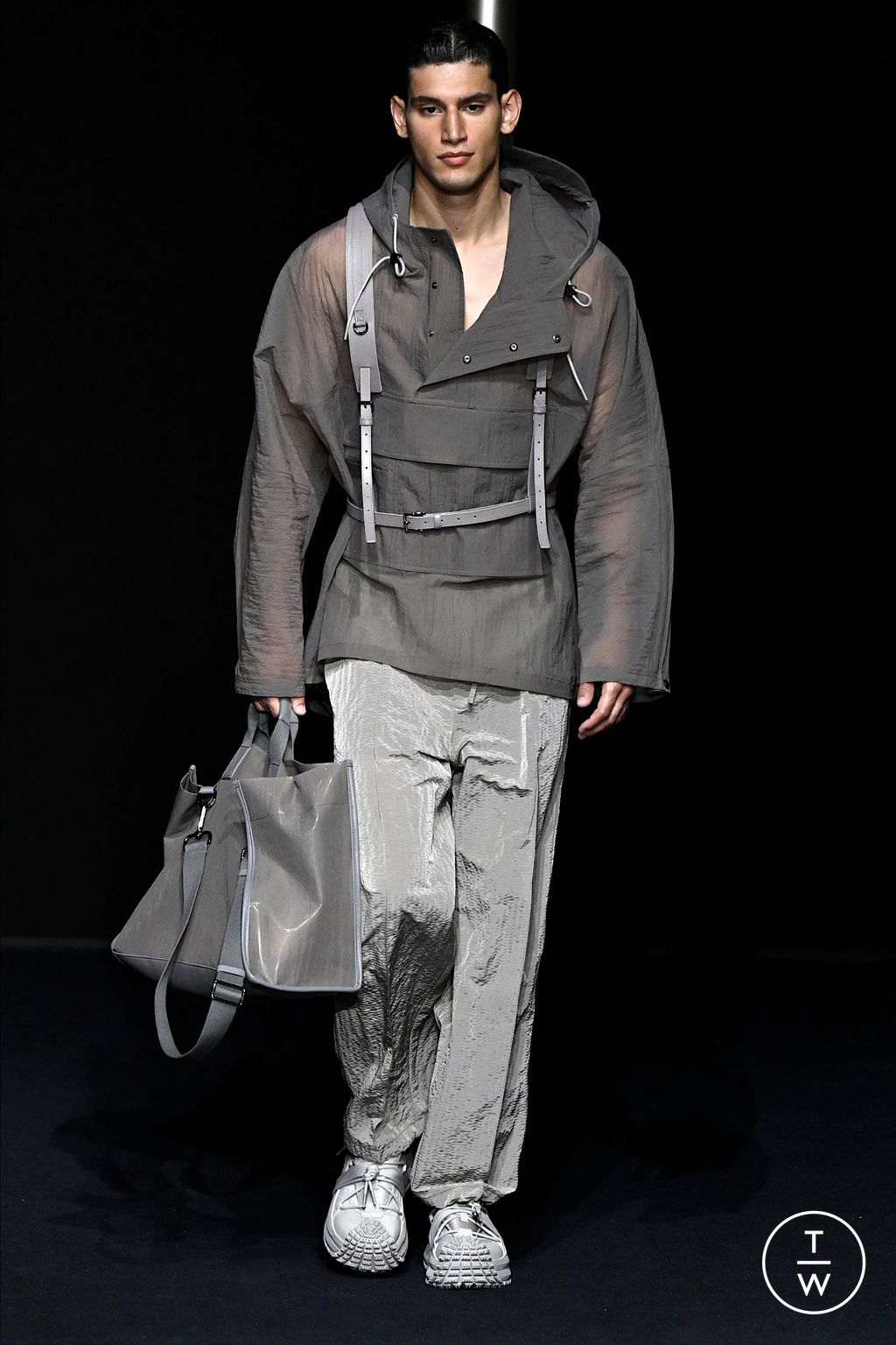Fashion Week Milan Spring/Summer 2024 look 42 from the Emporio Armani collection menswear