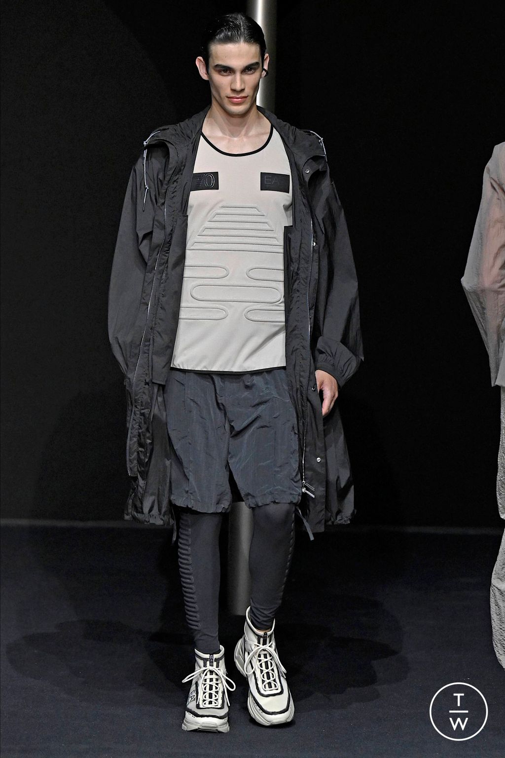 Fashion Week Milan Spring/Summer 2024 look 45 from the Emporio Armani collection 男装