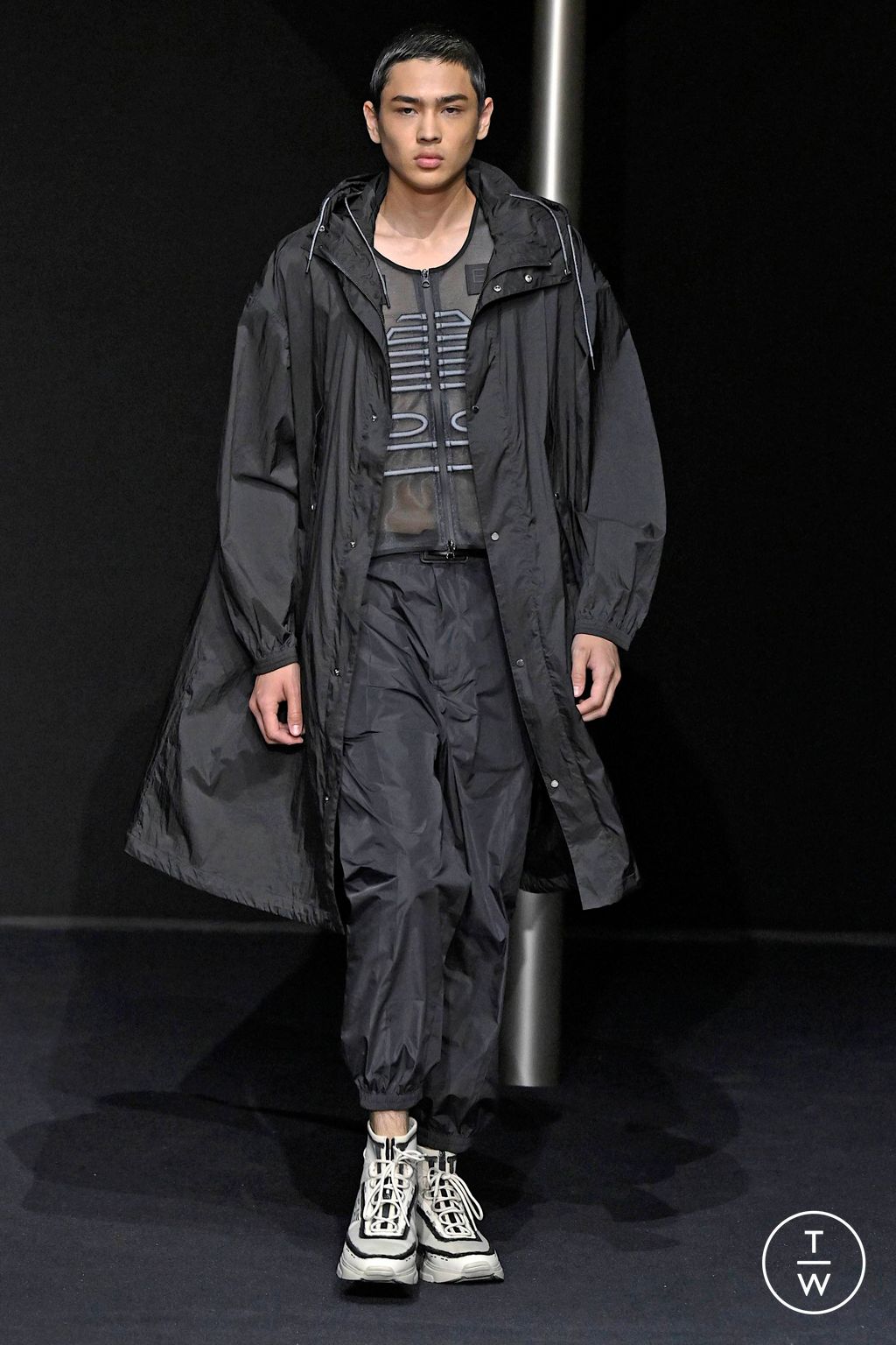 Fashion Week Milan Spring/Summer 2024 look 48 from the Emporio Armani collection 男装