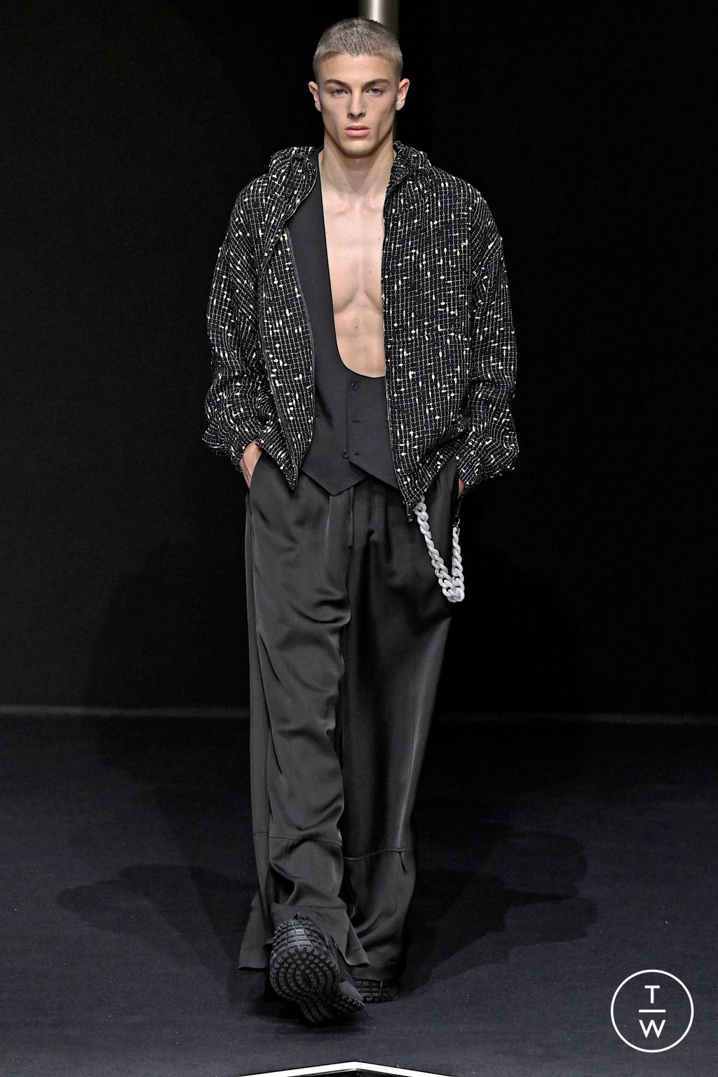 Fashion Week Milan Spring/Summer 2024 look 51 from the Emporio Armani collection menswear