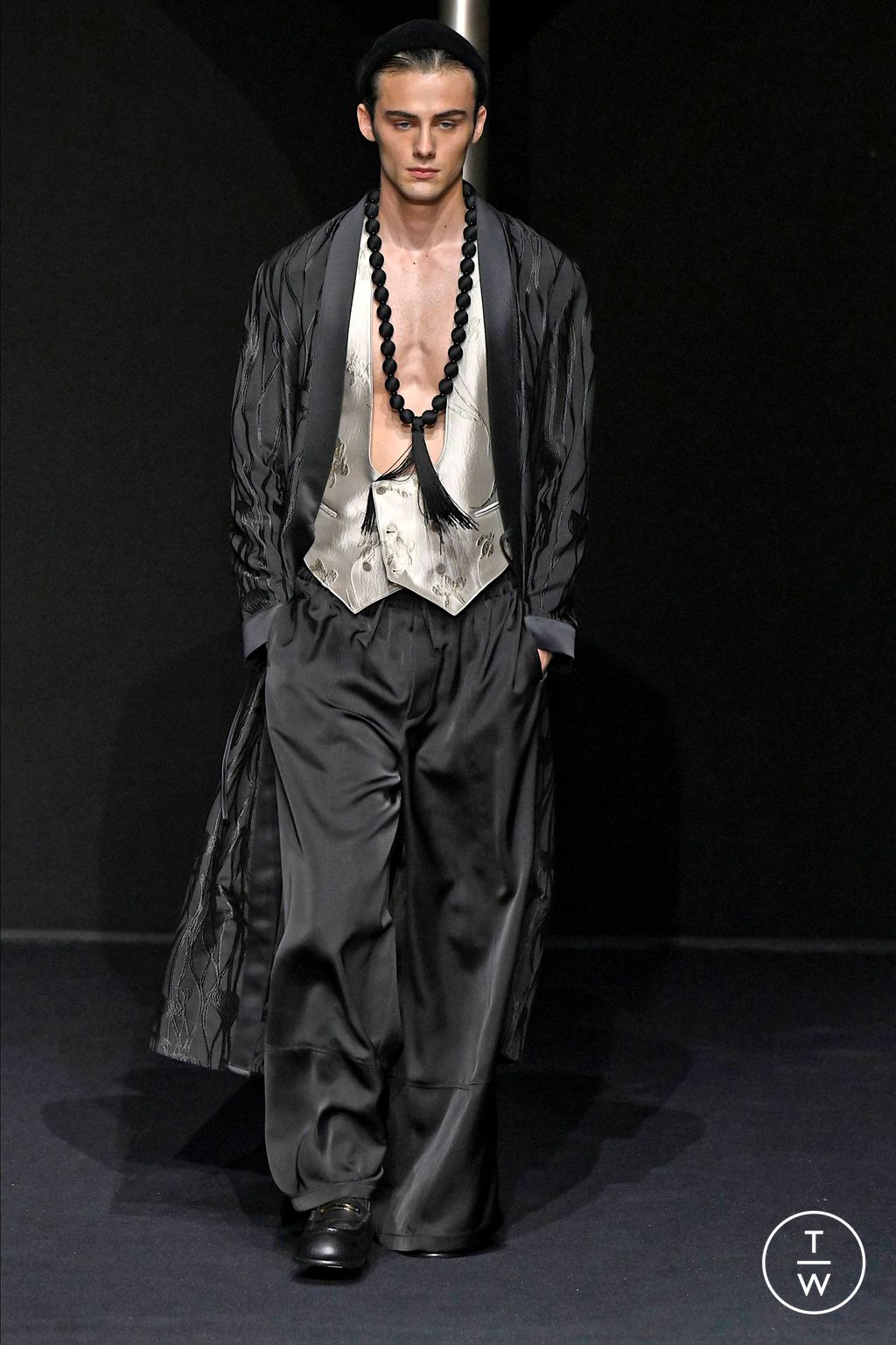Fashion Week Milan Spring/Summer 2024 look 55 from the Emporio Armani collection 男装