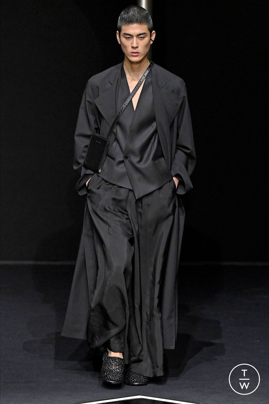 Fashion Week Milan Spring/Summer 2024 look 62 from the Emporio Armani collection menswear