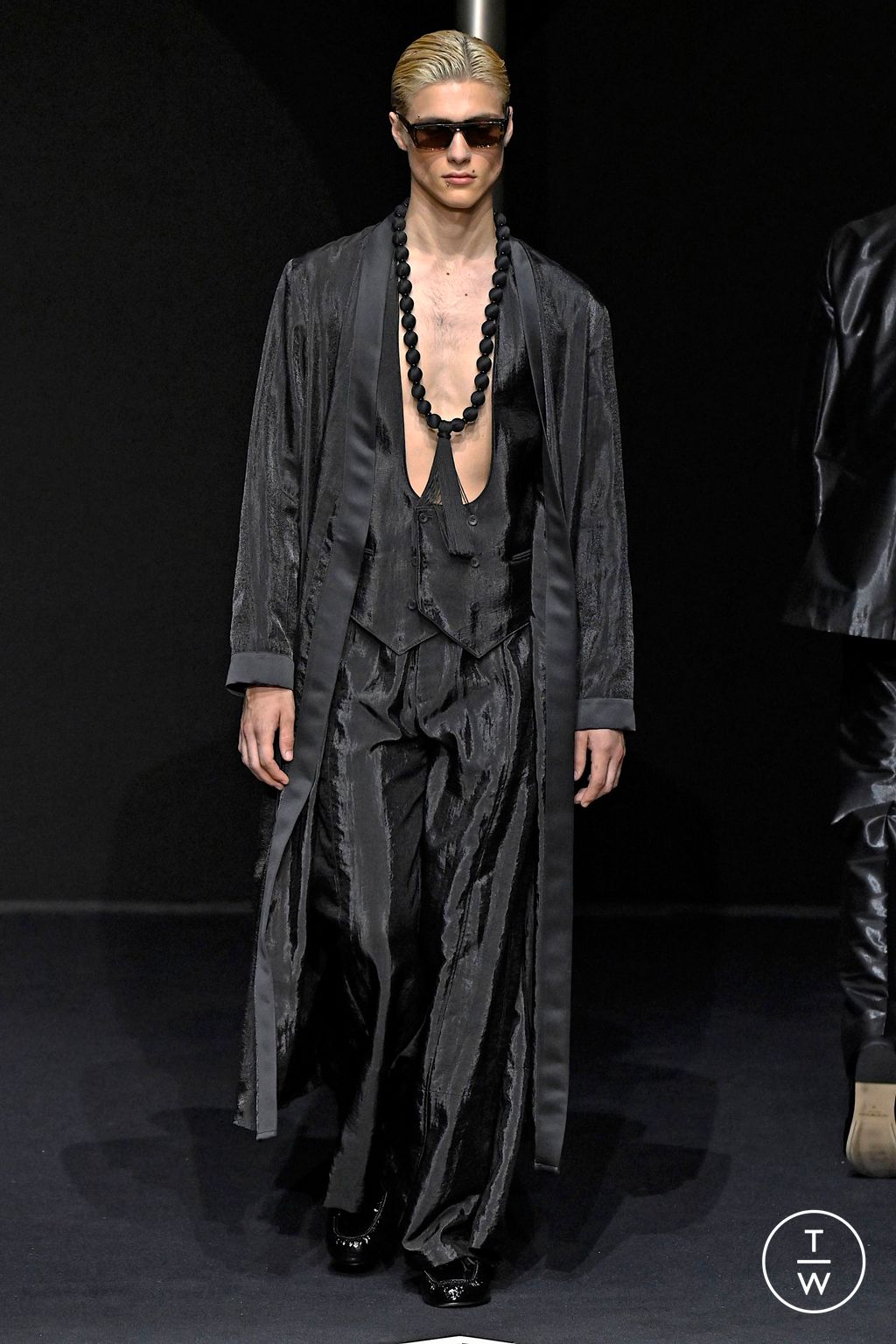 Fashion Week Milan Spring/Summer 2024 look 71 from the Emporio Armani collection 男装